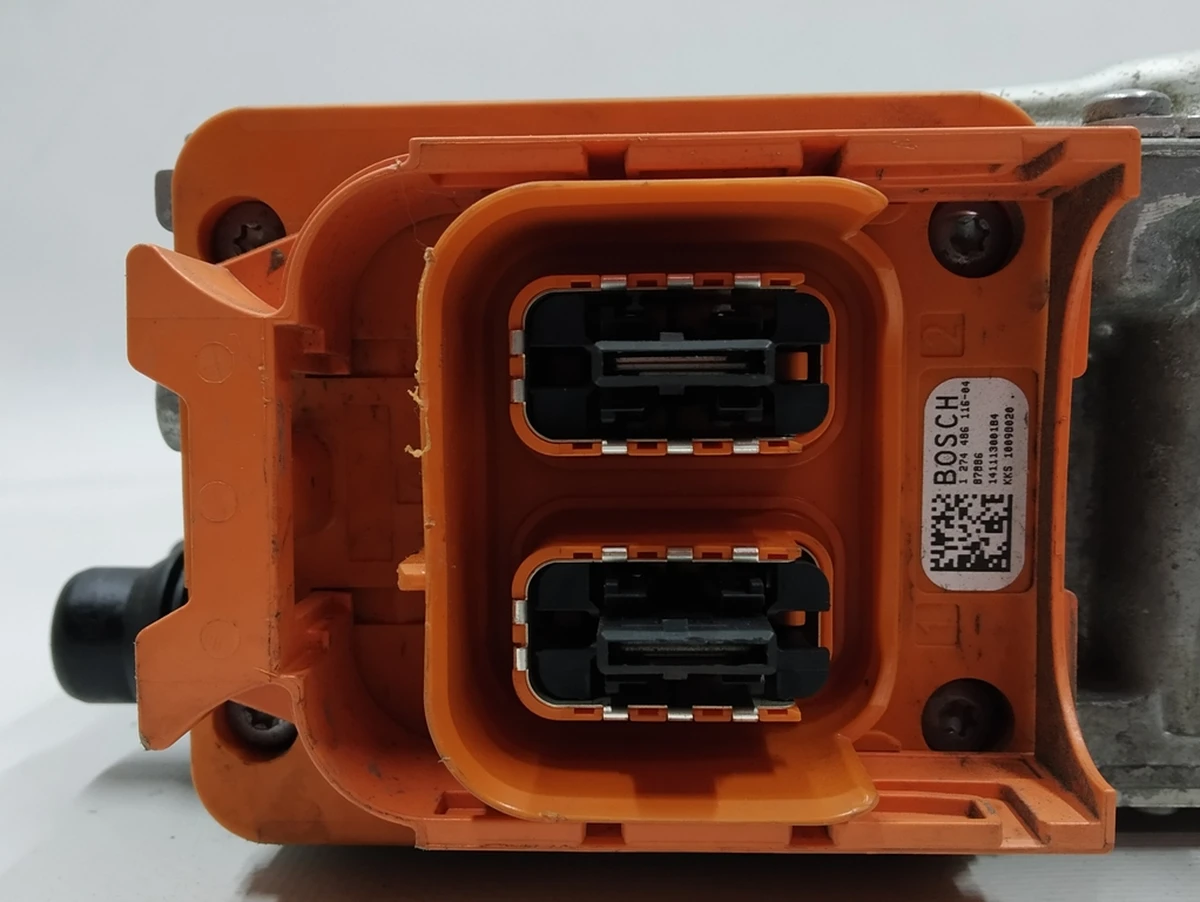 The control unit for charging the battery from the generator high-voltage REME BMW i3 12328638514