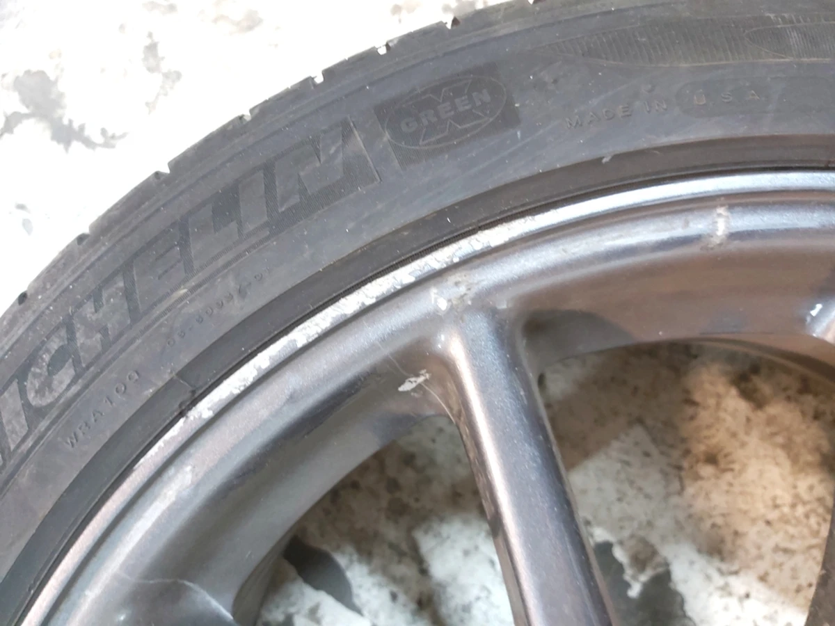 Wheel assembly with damage (wheel 18X8.5J AERO tire Michelin Primacy 235/45 R18 3.87 mm) Tesla model 3 1234221-00-Z