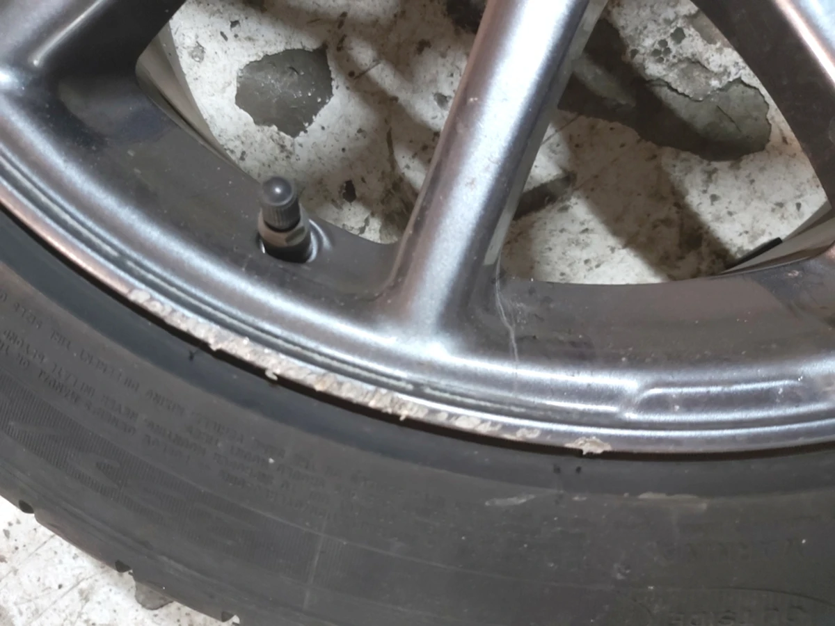 Колесо в зборі з ушкодженням (диск 18X8.5J AERO шина Michelin Primacy 235/45 R18 3,87 мм) Tesla model 3 1234221-00-Z