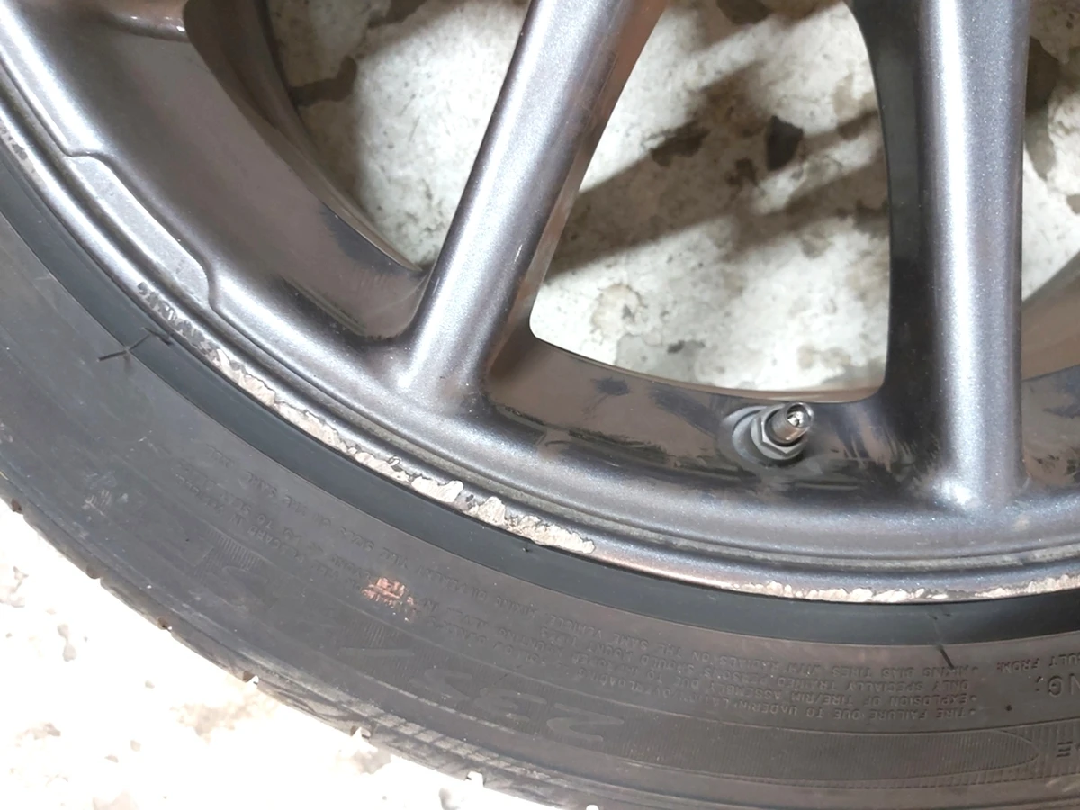 Wheel assembly with damage (wheel 18X8.5J AERO tire Michelin Primacy 235/45 R18 4 mm) Tesla model 3 1234221-00-Z