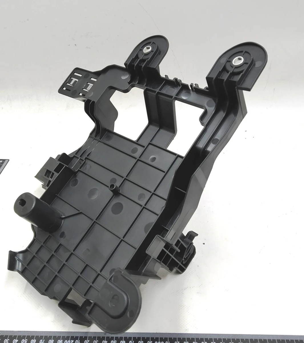 Кронштейн крепления боди контроллера BMW i3 61139265643