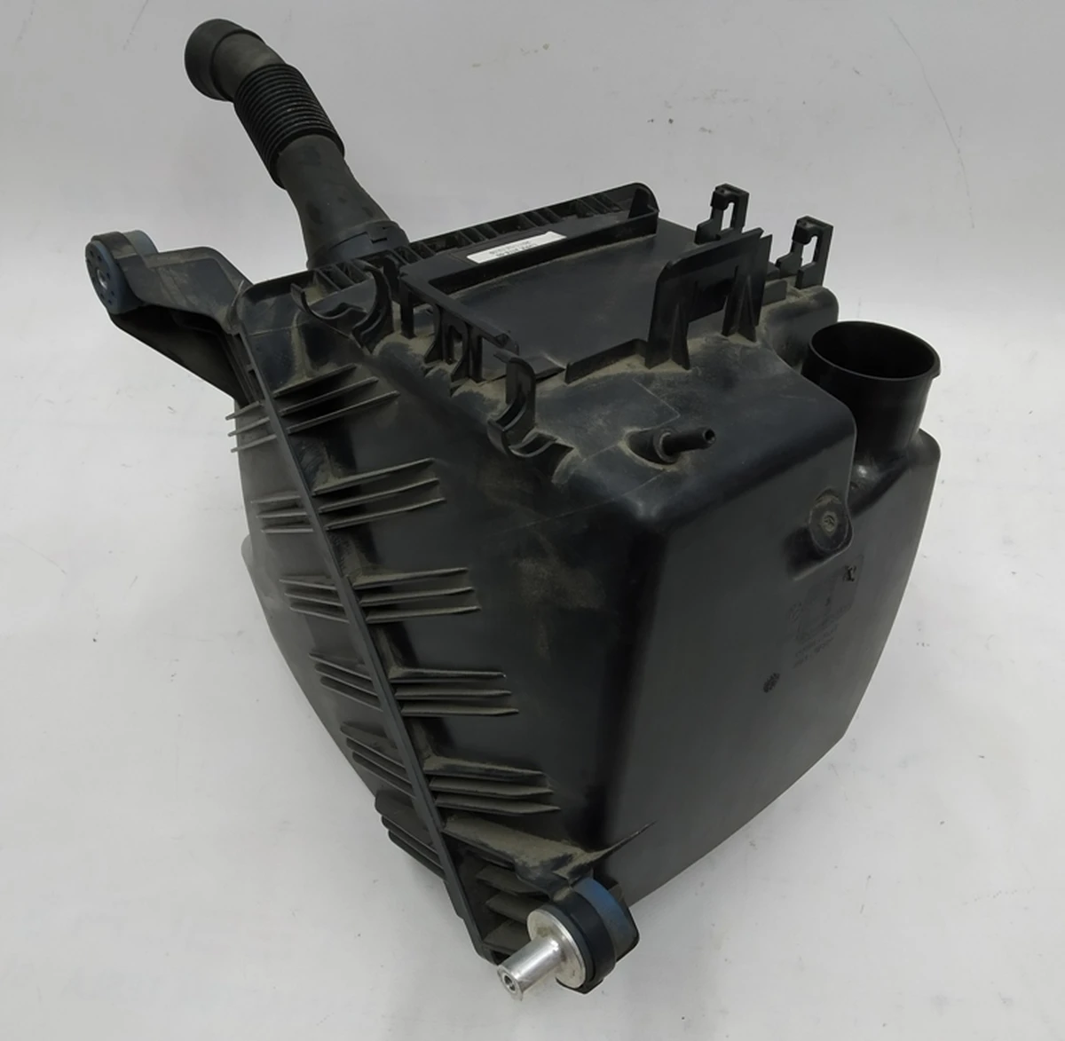Air filter housing complete with air intake and fasteners BMW i3 13718603090