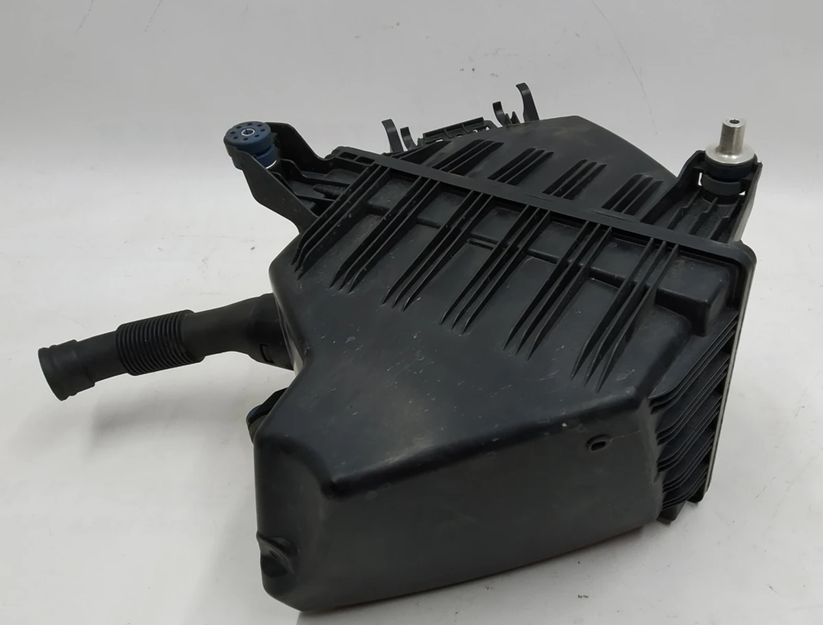 Air filter housing complete with air intake and fasteners BMW i3 13718603090