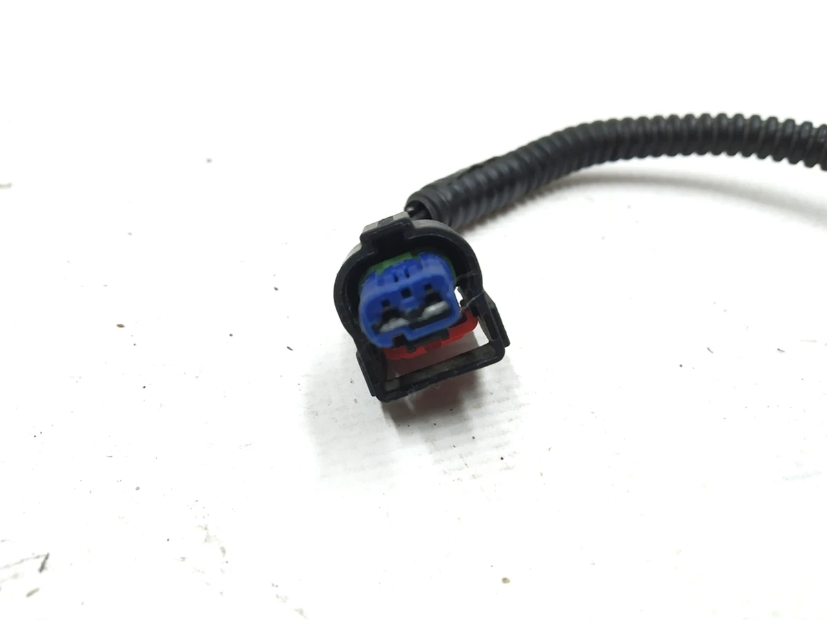 Разъём (фишка) антенны бесключевого доступа 13973607 x491F/x492F/x495F/2pin Tesla model X 2072447-00-A