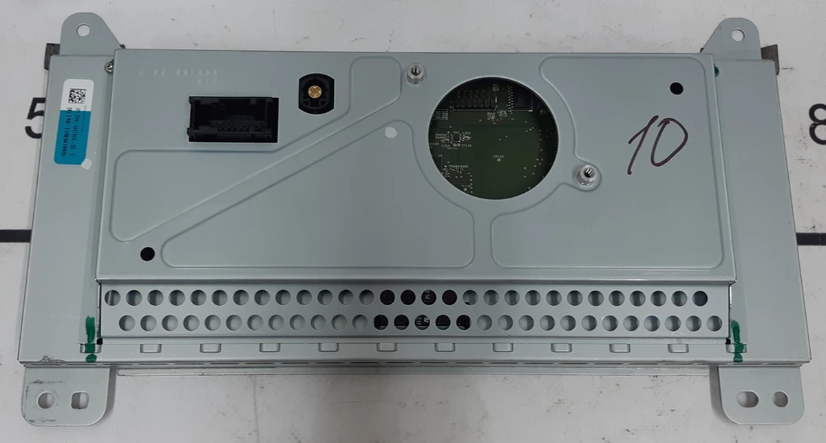 1 Щиток приборов вспомогательный монитор INTEL Tesla model X, model S REST 1447934-00-E