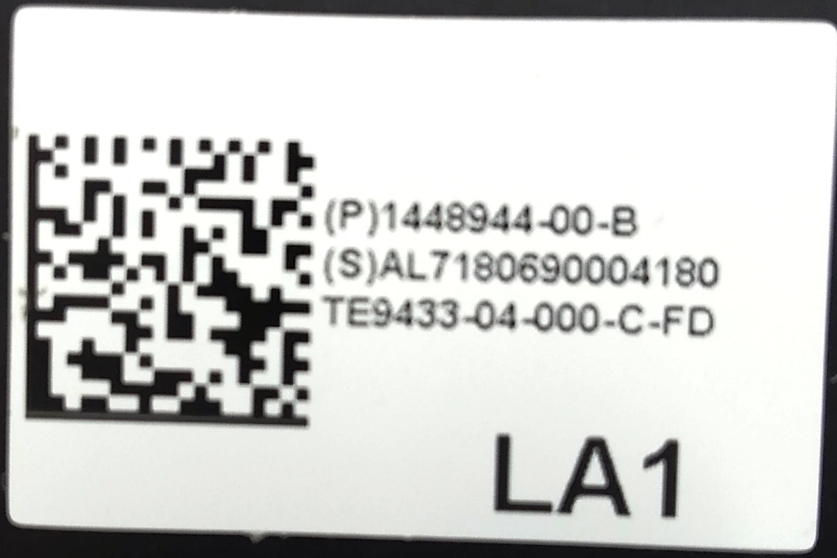 1 Antenna amplifier left Tesla model X 1448944-00-C