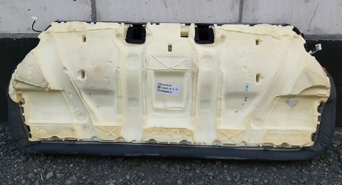 14 ALL REGIONS M3 2R SEAT CUSHION PUR BLACK Tesla model 3 7654336-01-B