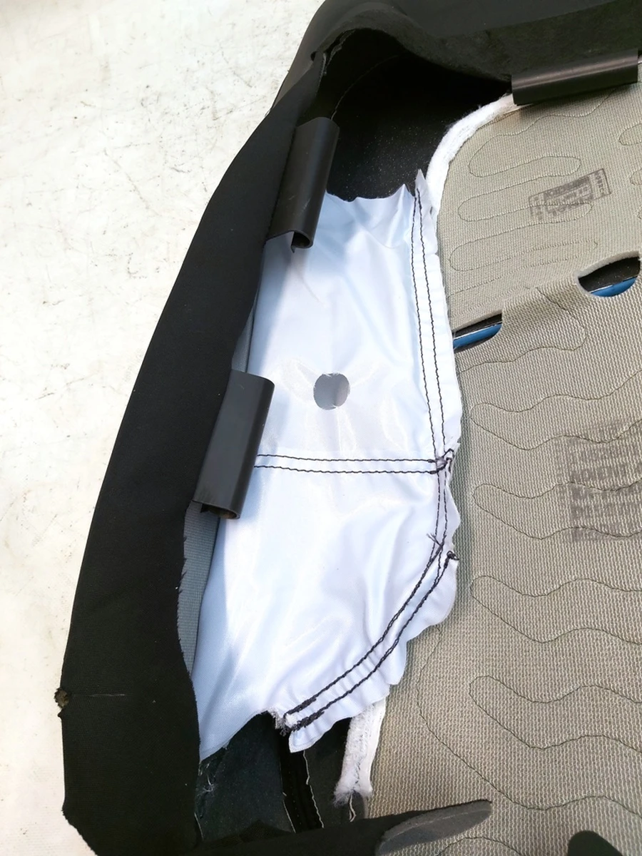 14 Обшивка спинки водійського сидіння з підігрівом PREM PUR BLK під відновлення Tesla model 3, model Y 1452890-21-D