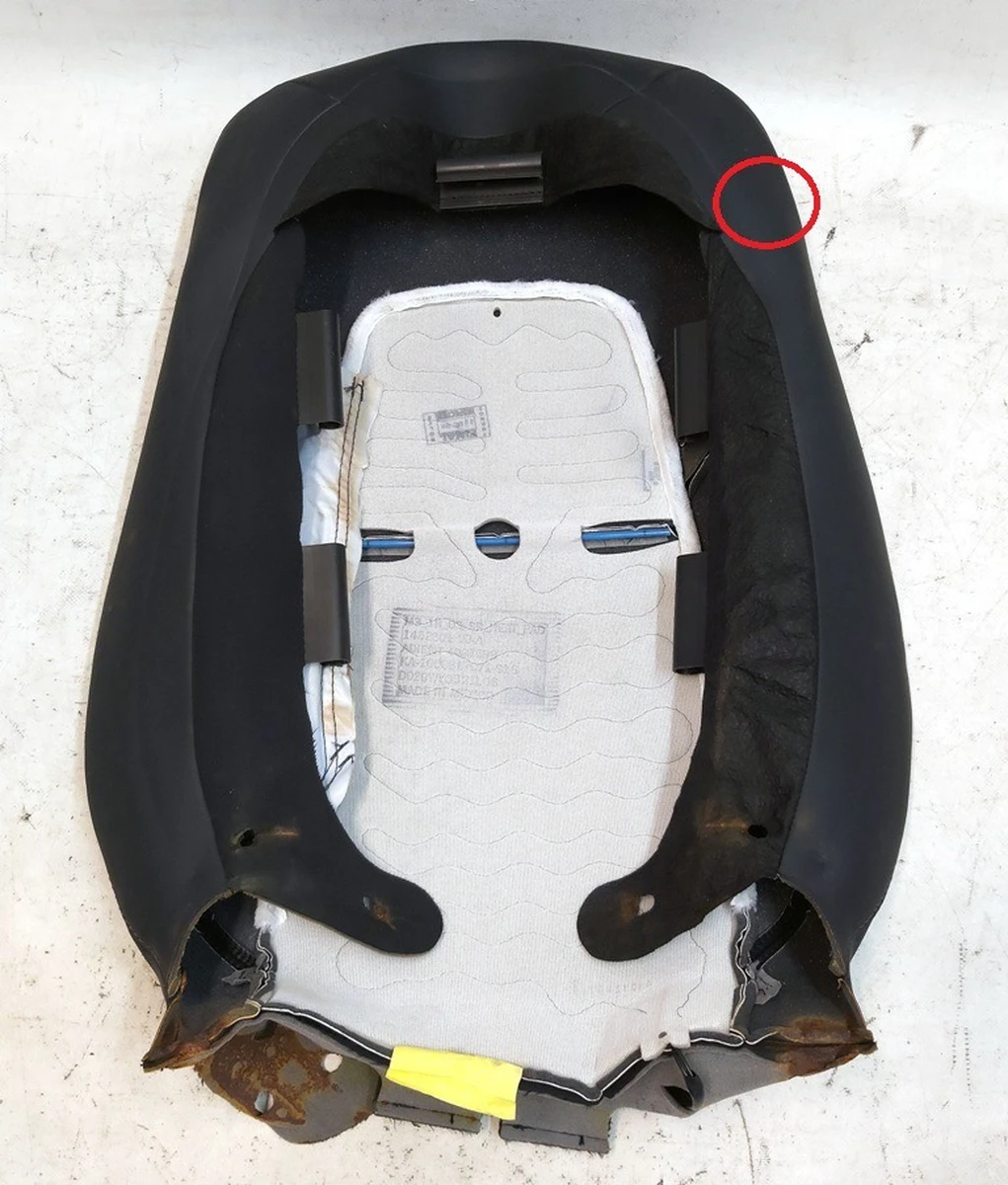 4 Обшивка спинки водительского сиденья с подогревом PREM PUR BLK с повреждением Tesla model 3, model Y 1452890-21-D