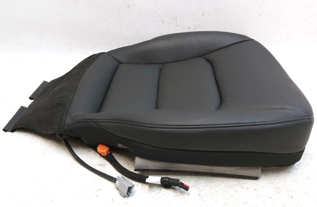 8 M3 1R RH SC TRIM ASY RHD PUR BLK complete with filler Tesla model 3, model Y 1456943-99-E