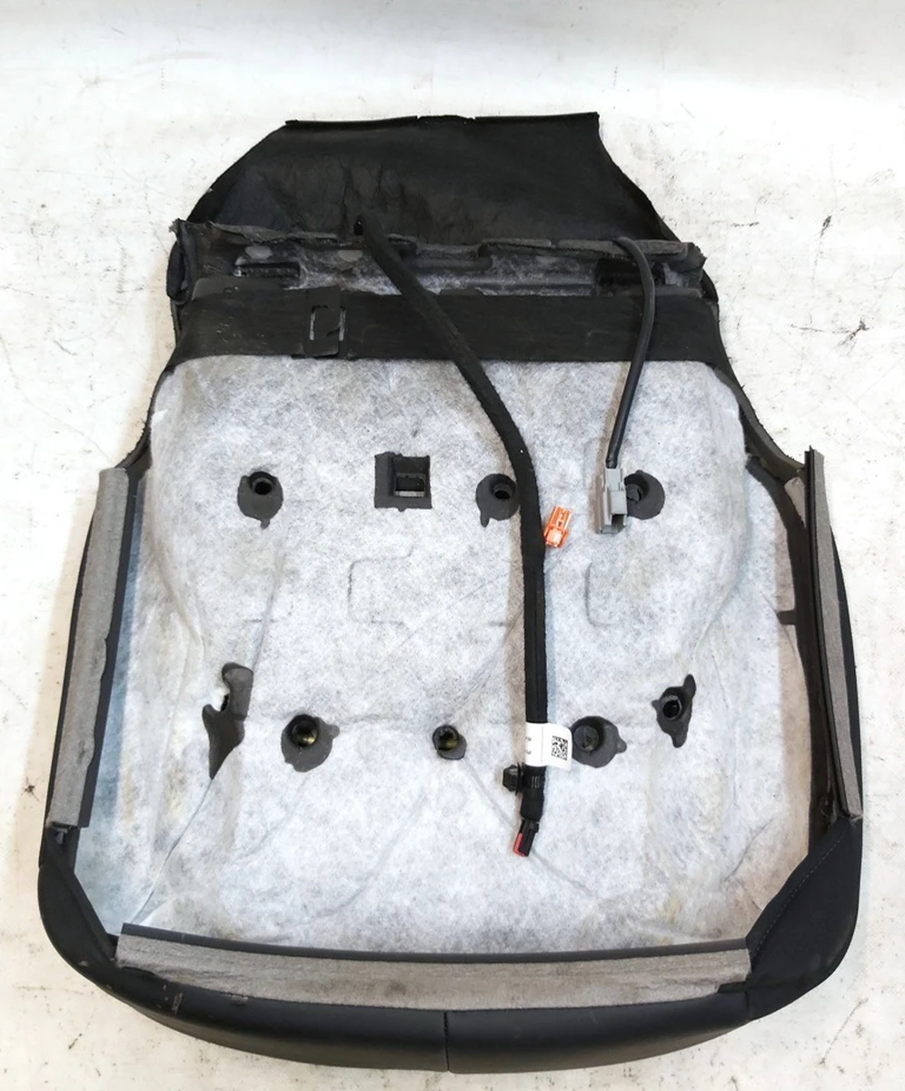 8 M3 1R RH SC TRIM ASY RHD PUR BLK complete with filler Tesla model 3, model Y 1456943-99-E