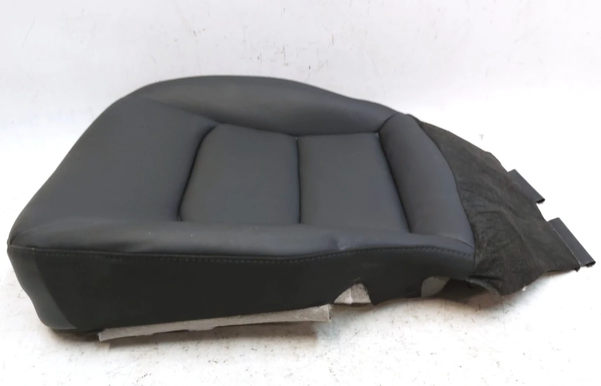 8 M3 1R RH SC TRIM ASY RHD PUR BLK complete with filler Tesla model 3, model Y 1456943-99-E