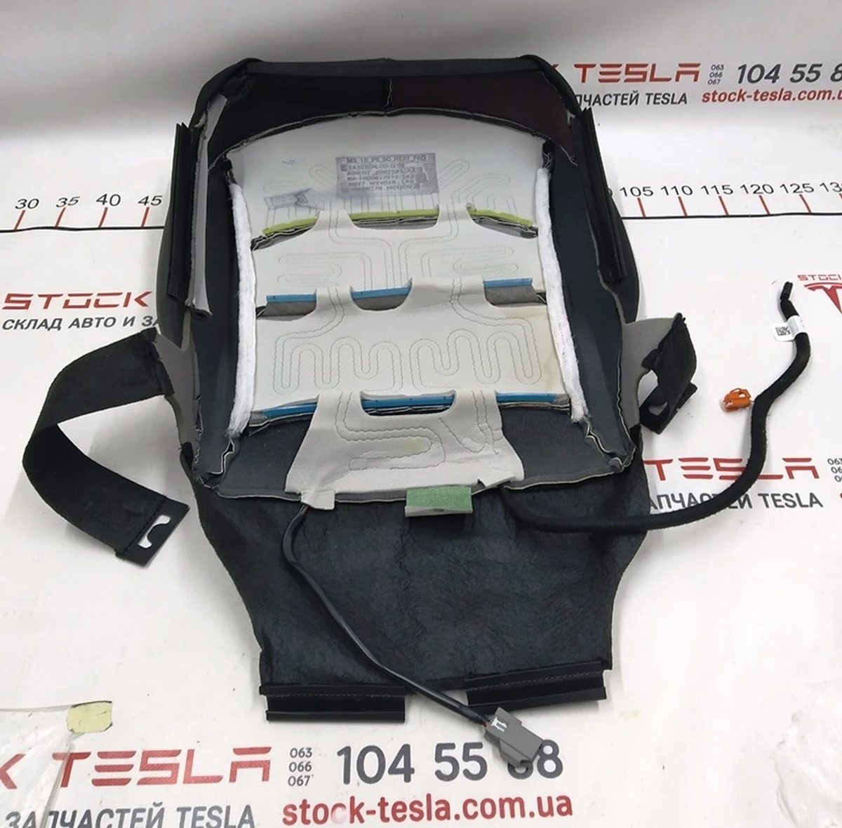 8 Обшивка нижньої частини пасажирського сидіння з підігрівом PREM PUR BLK Tesla model 3 1452871-91-E