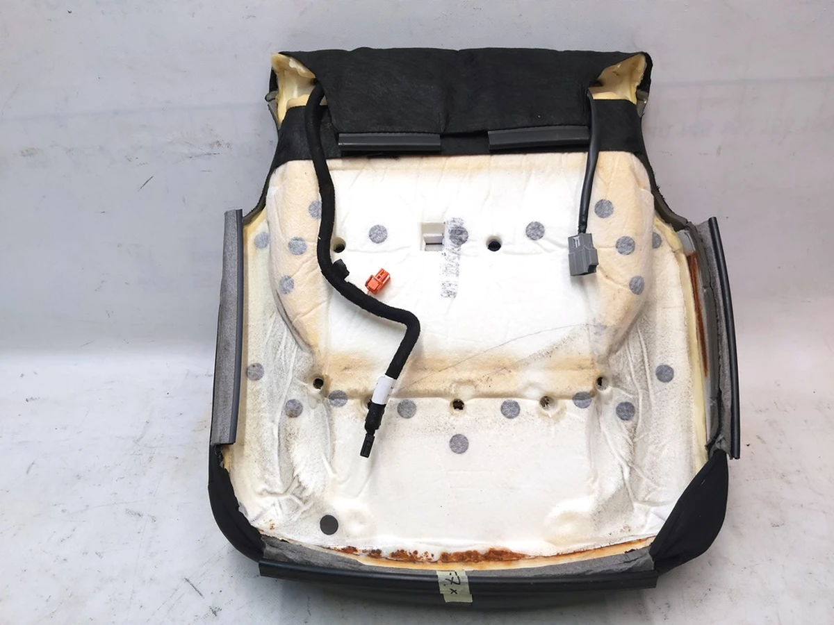 16 Обшивка нижньої частини пасажирського сидіння PREM PUR BLK з підігрівом та наповнювачем Tesla model 3, model Y 1452871-91-E