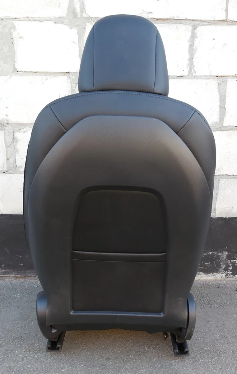 1 Сидіння водійське з підігрівом без переднатягувача, подушки, PREM PUR BLK датчика з пошкодженням Tesla model 3, model Y 7654322-01-B