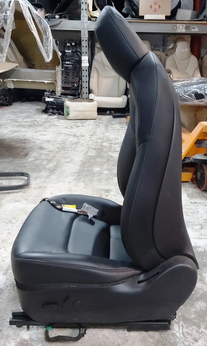 1 Сиденье водительское PREM PUR BLK без преднатяжителя ремня безопасности с повреждением Tesla model 3 7654322-01-B