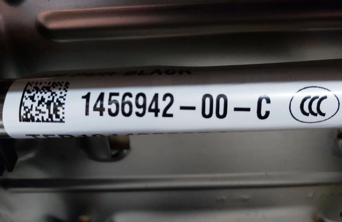 1 Сидіння водійське у зборі (з підігрівом) PREM PUR BLK Tesla Model 3, Model Y 7654322-01-B