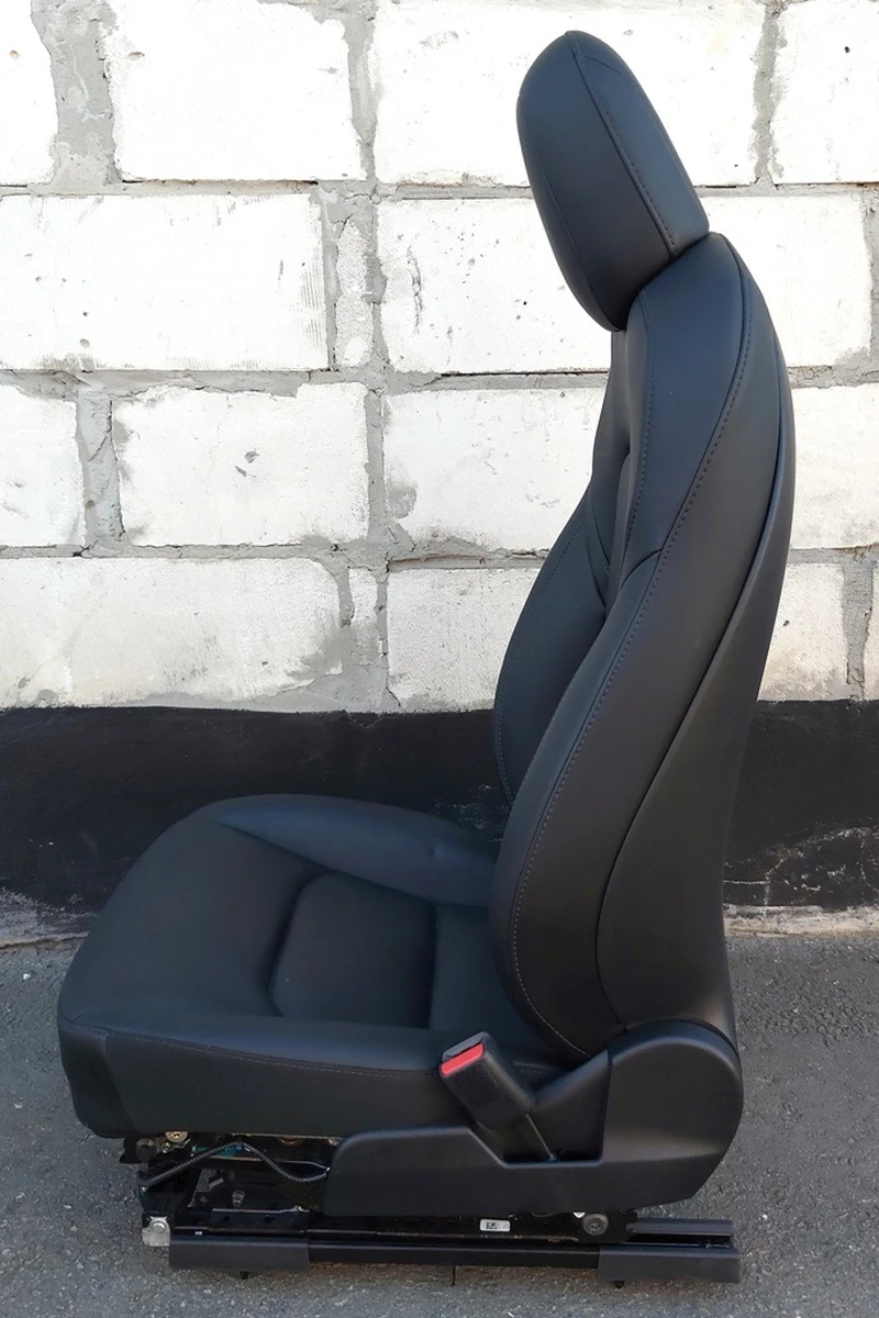 2 Heated passenger seat without pretensioner, sensor, pillow PREM PUR BLK with damage Tesla model 3, model Y 7654324-01-B