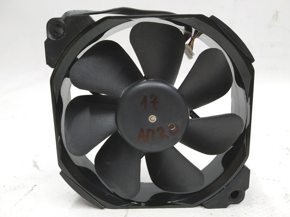 4 Cooling fan for autopilot module 3.0 Tesla Model X 1655000-70-I