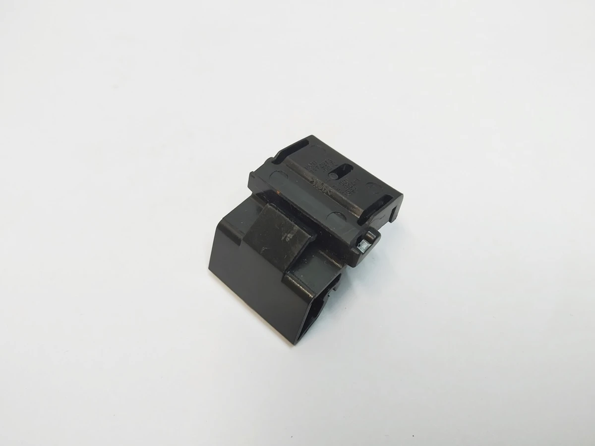 5 FRUNK-FENDER CLIP, ASY REST Tesla model 3, model Y 1472872-00-C