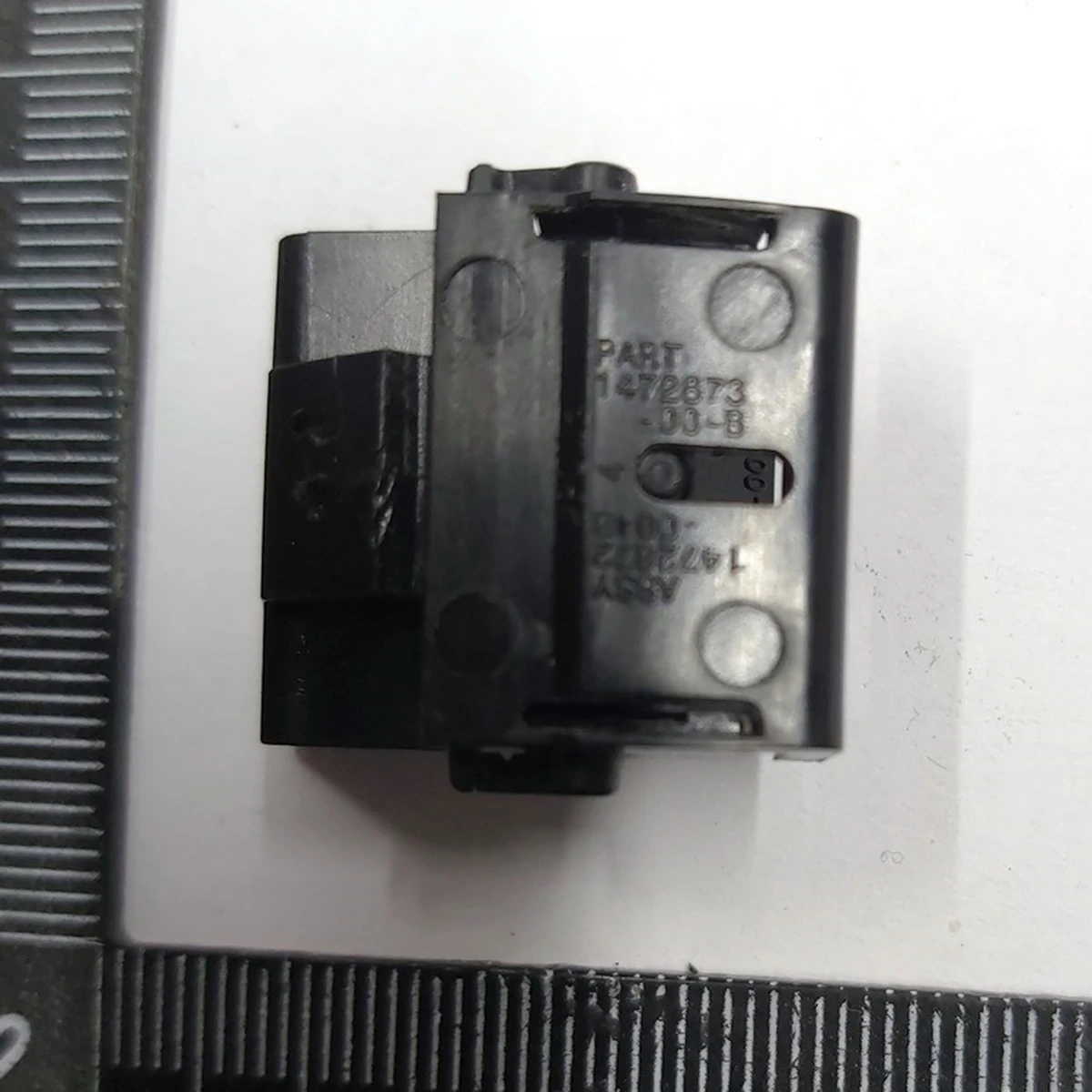 1 M3 FRUNK-FENDER CLIP, ASY REST Tesla model 3, model Y 1472872-00-B