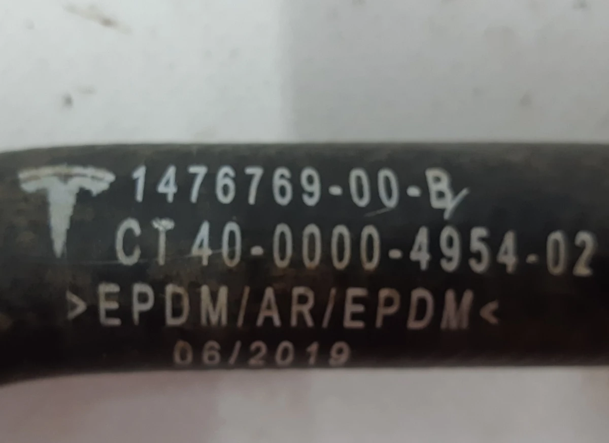 15 Cooling system hose battery-pump1-chiller Tesla model X, S REST 1476769-00-B