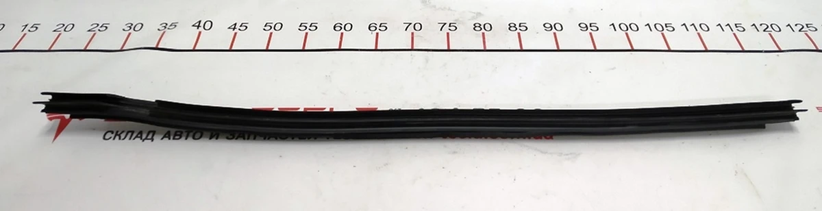15 Glass seal inner door rear left Tesla model X 1483693-00-A