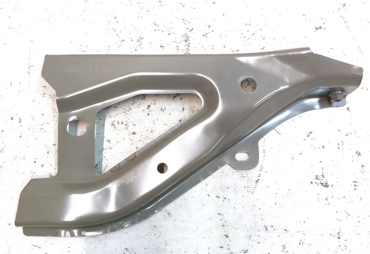 34 Кронштейн крила правий Tesla model Y 1487696-S0-A