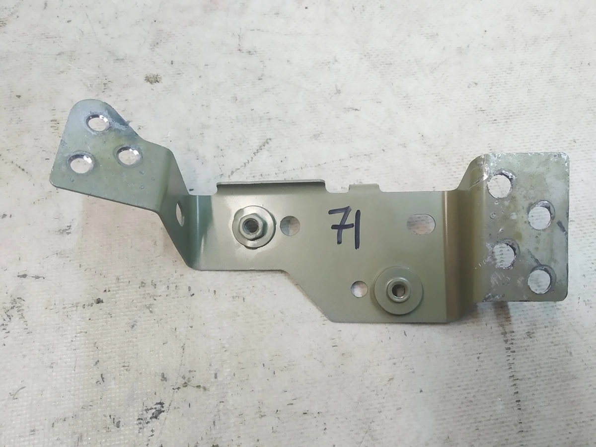 44 ASSY - FRONT CONTROLLER BRKT, UPR Tesla model Y 1487599-S0-A