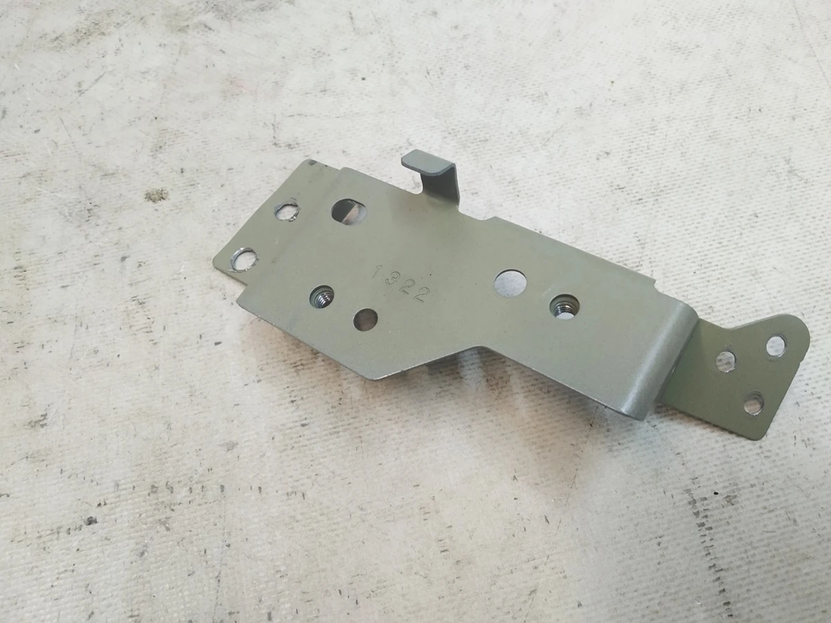 44 ASSY - FRONT CONTROLLER BRKT, UPR Tesla model Y 1487599-S0-A