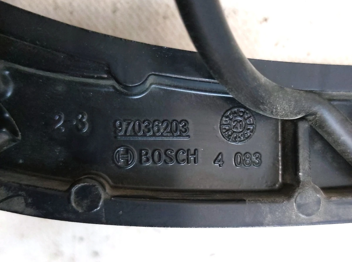 3 Right windshield wiper arm with line and nozzle assembly Tesla model Y 1490248-00-C