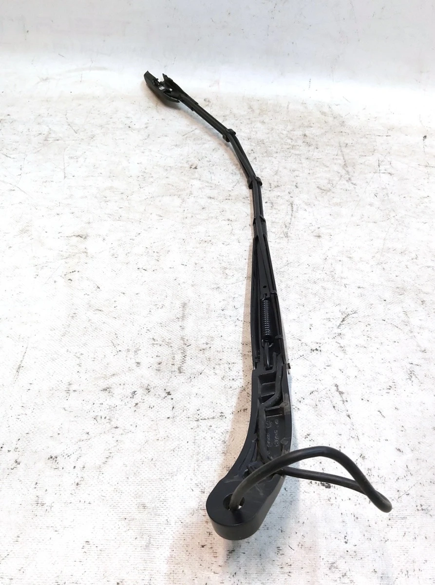 3 Right windshield wiper arm with line and nozzle assembly Tesla model Y 1490248-00-C