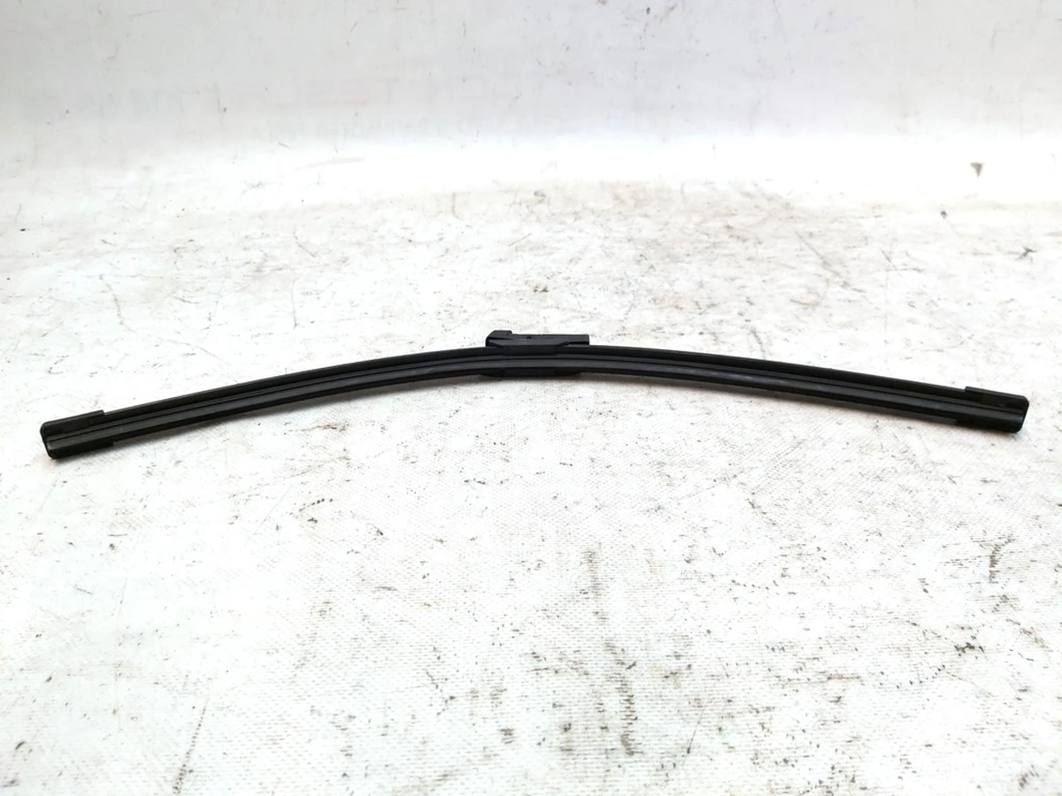 5 Щітка склоочисника (двірника) правого Tesla model Y 1490250-00-A