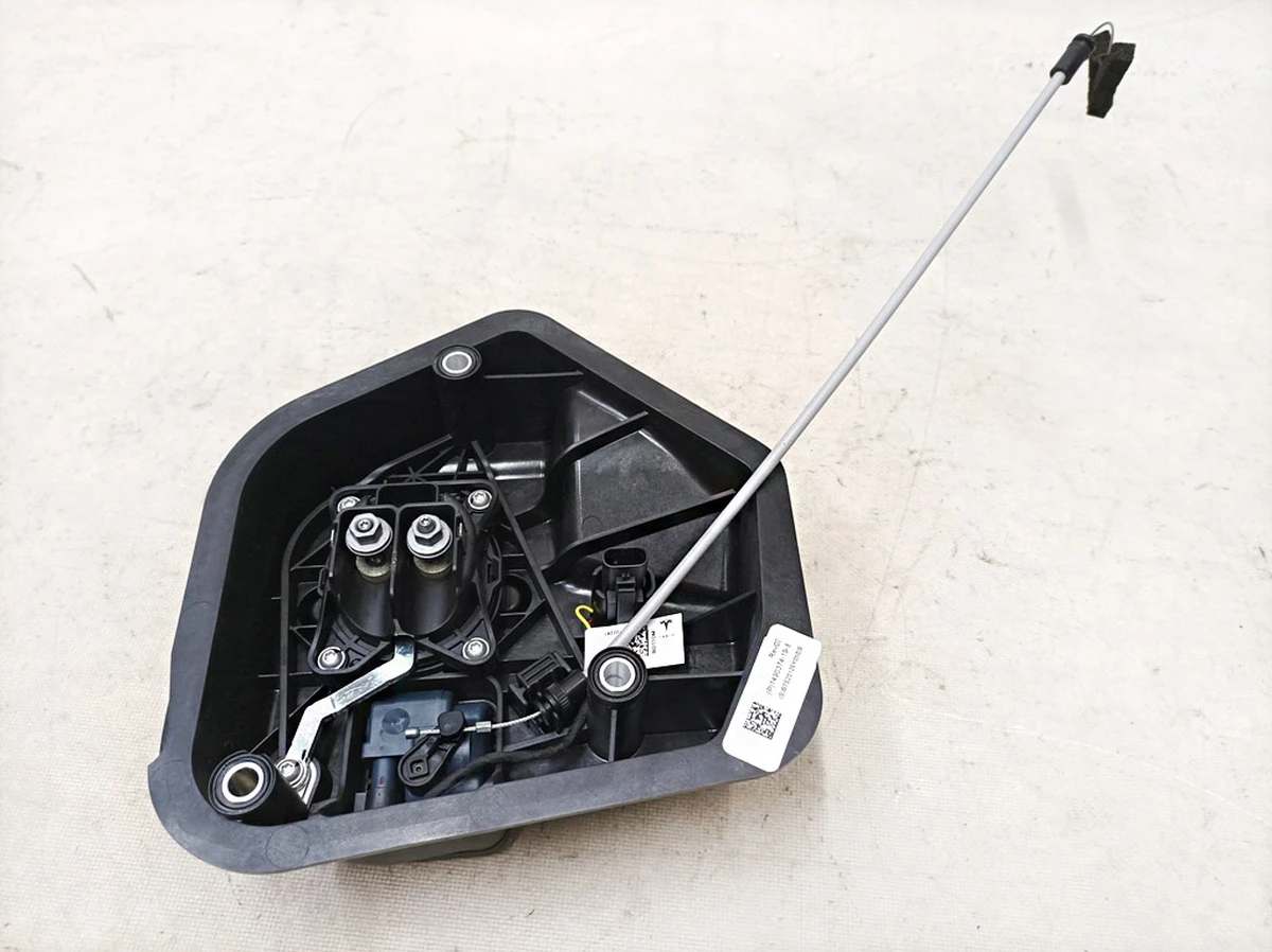 1 Порт зарядки REV02 в зборі Tesla model 3, model Y 1490374-19-B