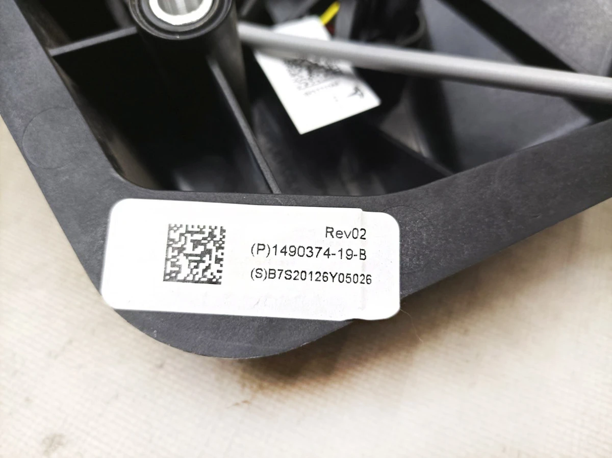 1 Порт зарядки REV02 в зборі Tesla model 3, model Y 1490374-19-B