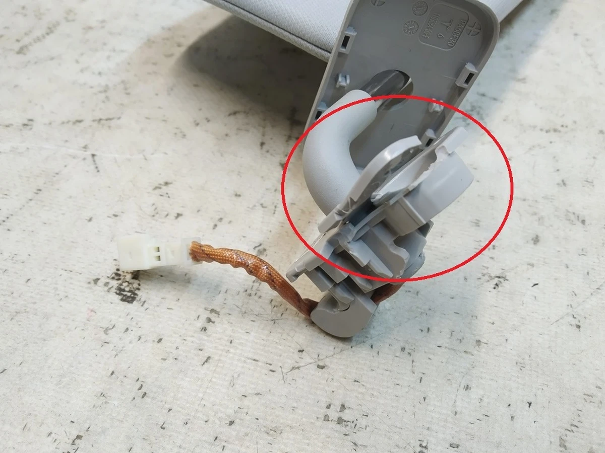 1 Козирок сонцезахисний лівий водійський PROVIDENCE (текстиль) з пошкодженням Tesla model 3, model Y 1490405-01-B