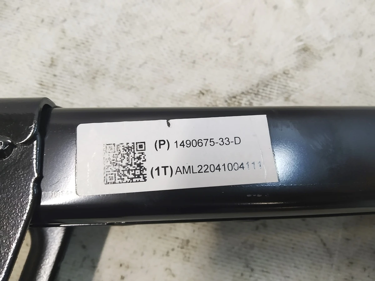 17 Кронштейн кріплення сидіння 1-й ряд лівий водійський, правий пасажирський Tesla model Y 1490675-00-D