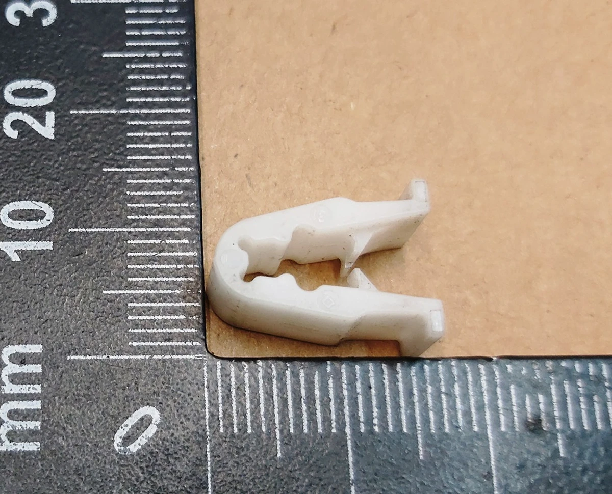 12 Clip for engine compartment lining of windshield wipers (frill) side white plastic Tesla Model Y 1492603-00-D