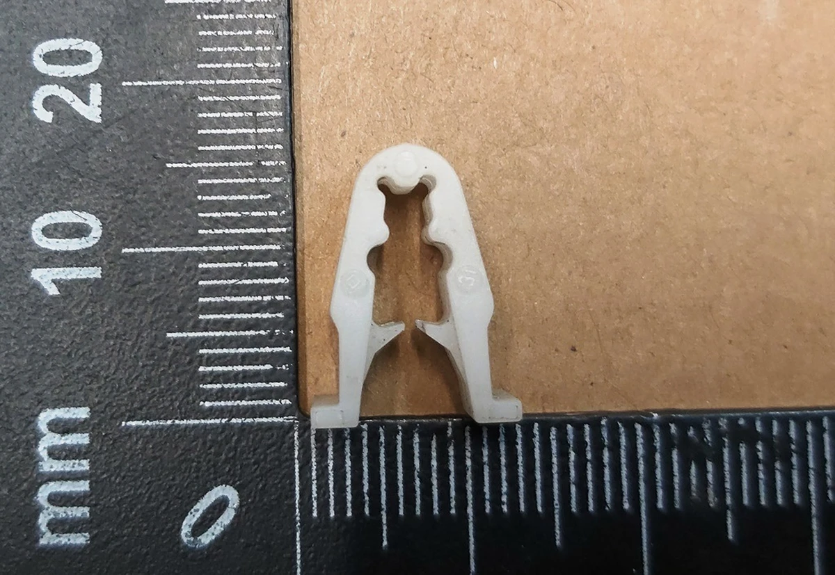 12 Clip for engine compartment lining of windshield wipers (frill) side white plastic Tesla Model Y 1492603-00-D