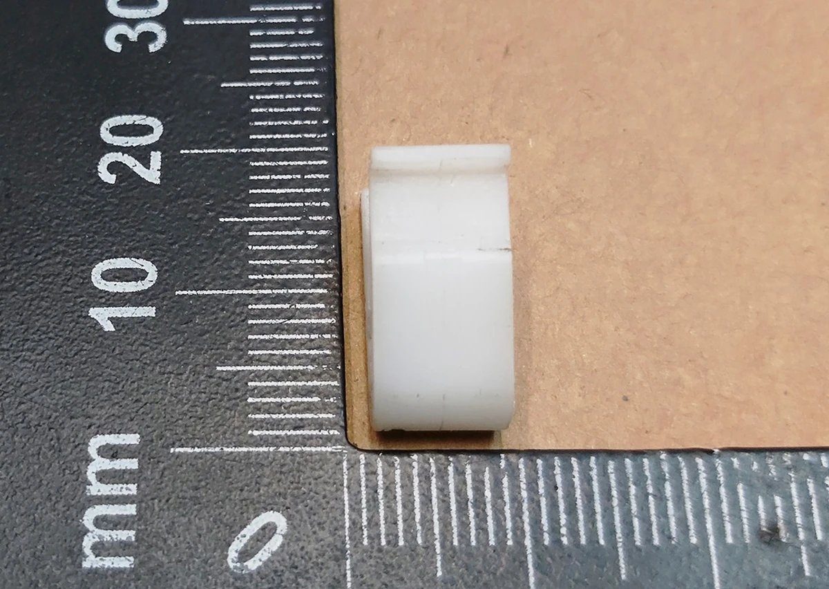 12 Clip for engine compartment lining of windshield wipers (frill) side white plastic Tesla Model Y 1492603-00-D