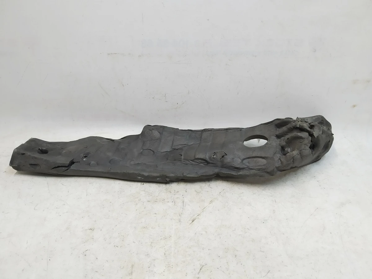 4 Теплошумоізолятор арки стійка C права (пошкоджений) Tesla model Y 1492998-00-D