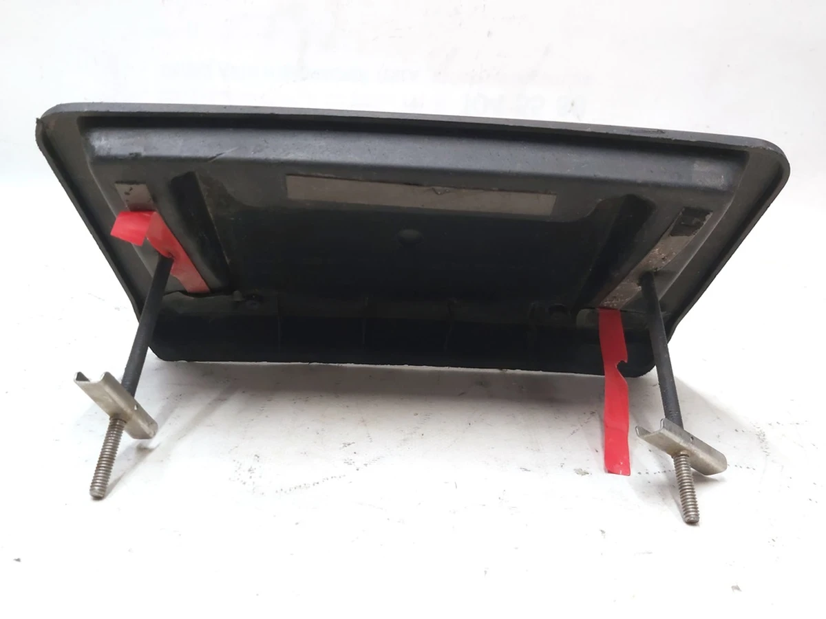 Кронштейн кріплення переднього номерного знака з додатковими болтами Tesla model Y 1493090-00-A