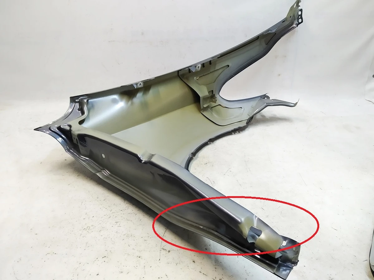 1 Крило переднє ліве з пошкодженням PMNG MIDNIGHT SILVER Tesla model Y 1493451-12-A