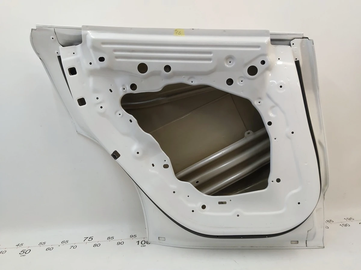 5 Дверь задняя левая (металл) PPSW  с уплотнителем Tesla Model Y 1493561-11-A