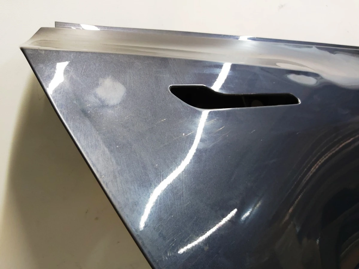 9 Двері задні праві метал PMNG з пошкодженням Tesla model Y 1493562-S0-A