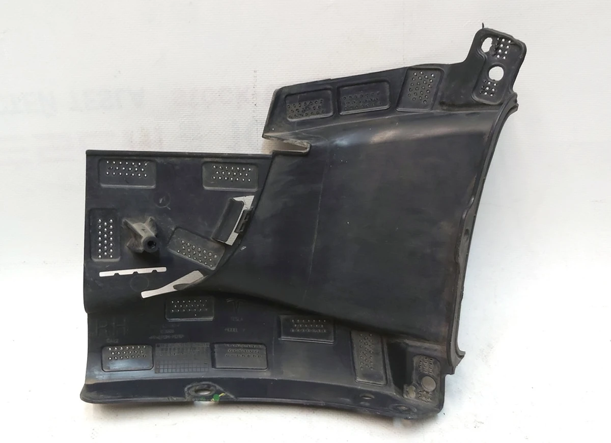 Підсилювач бампера переднього (повітропровід) правий нижній Tesla model Y 1493742-00-A