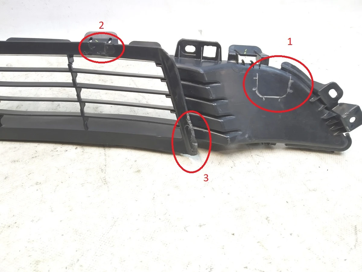 1 Решетка декоративная передняя Tesla Model Y 1493759-00-A