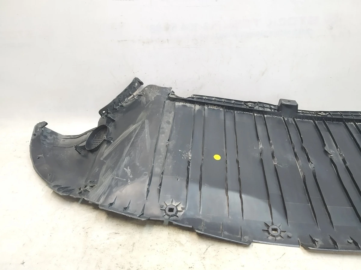 1 Накладка бампера переднего нижняя (губа) с повреждением Tesla model Y 1493774-TX-A