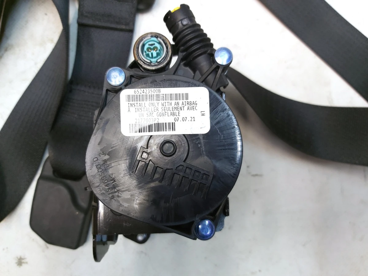 1 Ремінь безпеки передній лівий водійський (під відновлення) Tesla model Y 1493782-01-C