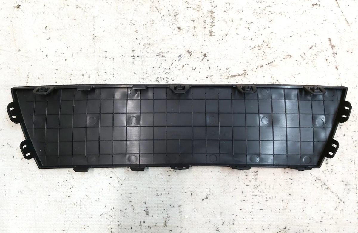 3 Кришка дифузора бампера заднього нижнього (заглушка фаркопа, люк) Tesla Model Y 1494009-00-A